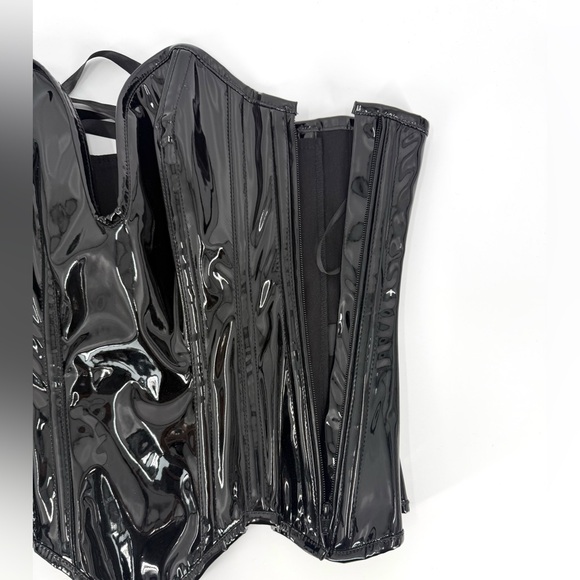 Daisy Corsets Top Drawer Steel Boned Black Patent
Plunge Neckline Corset, S,NWT - Picture 9 of 15